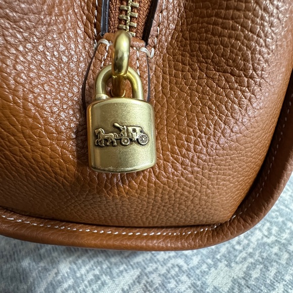 COACH Brooke Carryall 28 (Burnished Amber) - Picture 5 of 11